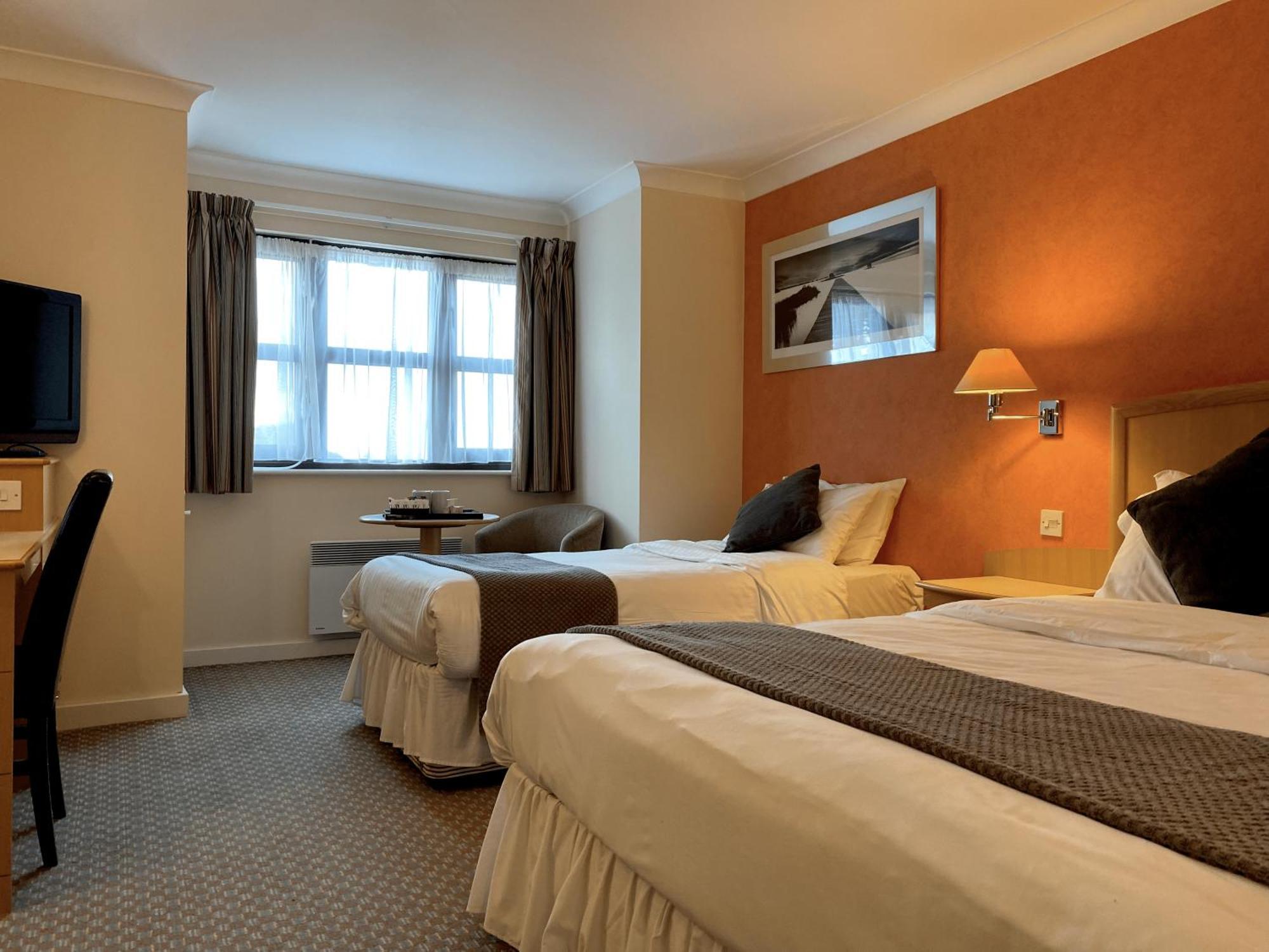 The Wiltshire Hotel, Golf And Leisure Resort Swindon Zewnętrze zdjęcie