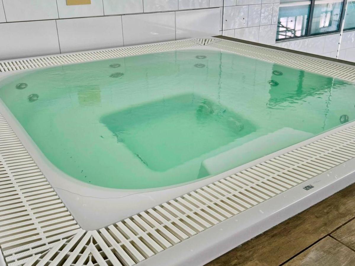 The Wiltshire Hotel, Golf And Leisure Resort Swindon Zewnętrze zdjęcie