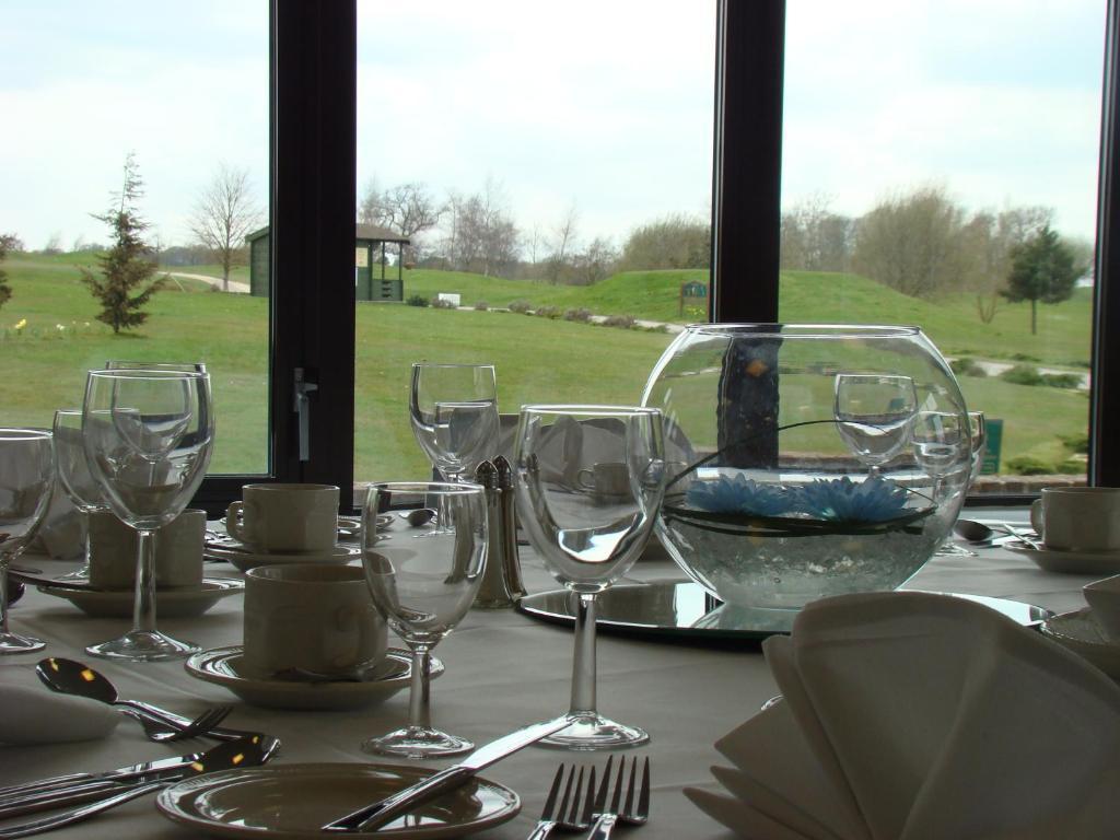 The Wiltshire Hotel, Golf And Leisure Resort Swindon Zewnętrze zdjęcie