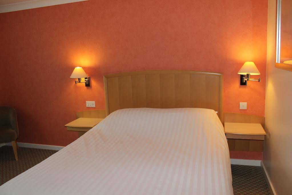 The Wiltshire Hotel, Golf And Leisure Resort Swindon Zewnętrze zdjęcie